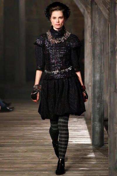 Look 48